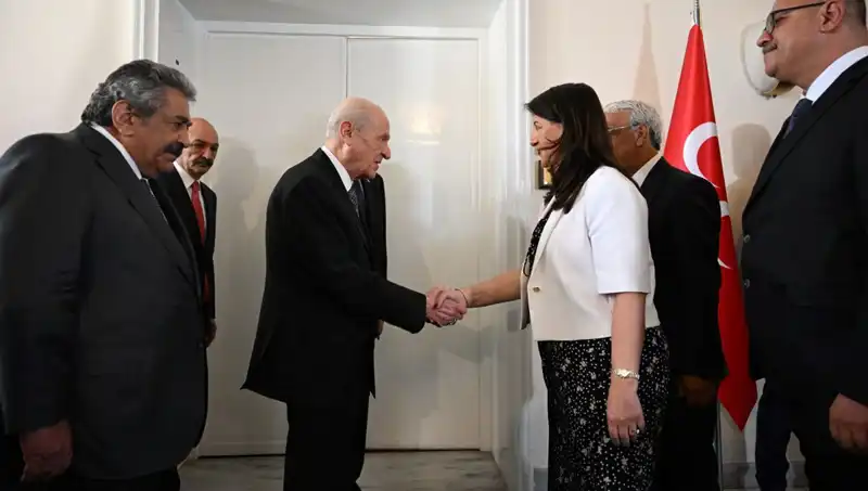 Bahçeli, DEM Parti Heyetini Ağırladı: Politika Üzerine Önemli Görüşmeler Gerçekleşti