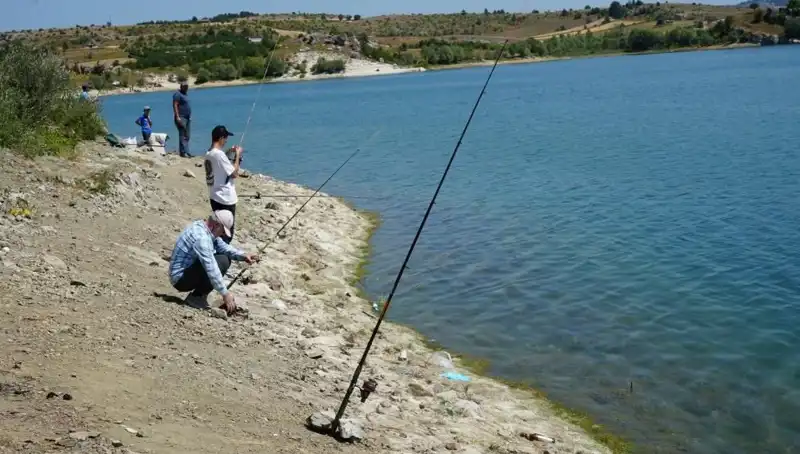 Kafesler Patladı! Barajdaki Gizemli Olay Herkesi Sokağa Döktü