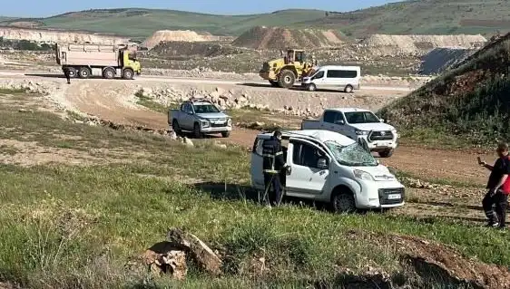 Mardin'de Feci Kaza! Dört Kişi Yaralandı ve Olay Yerinde Gerginlik