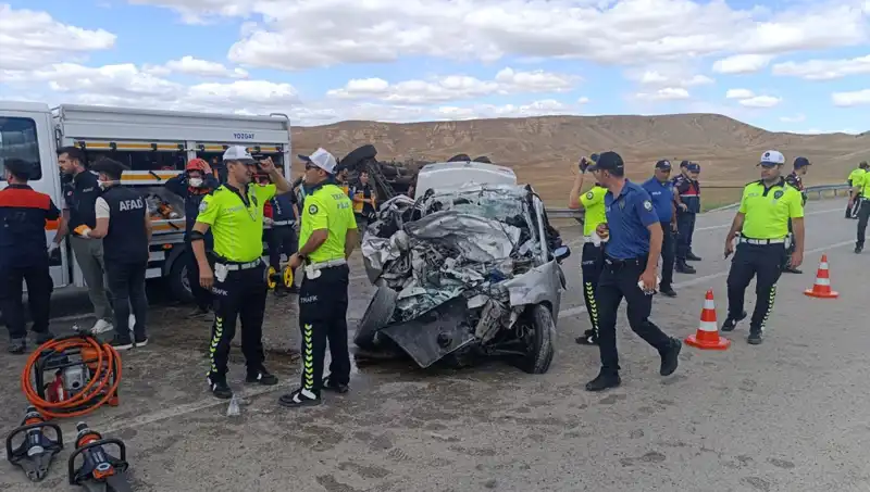 Yozgat'ta Korkunç Kaza: 3 Kişi Hayatını Kaybetti, 2 Yaralı