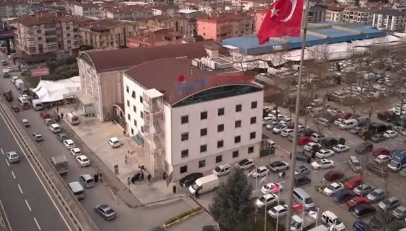 Özel Hastaneye Deprem Mührü: Perde Betonları Kestiler İddiası Gün Yüzüne Çıktı