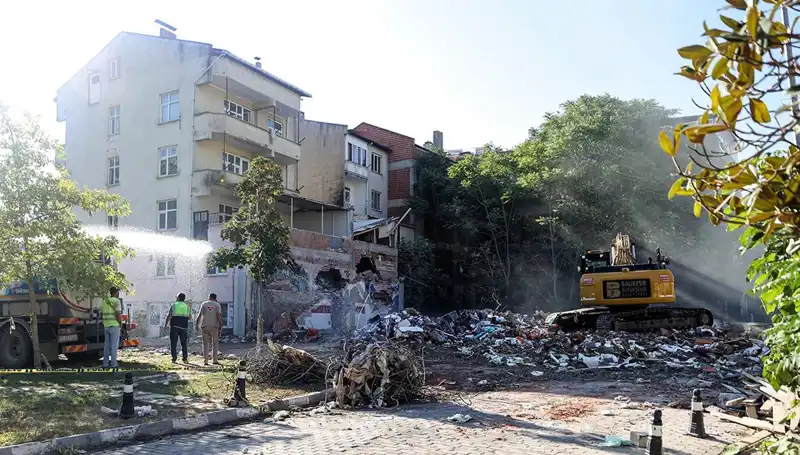 Sındırgı'da Sarsıntılar Devam Ediyor: Artçı Temel Sarsıntılar 4.0 ve Üzerinde