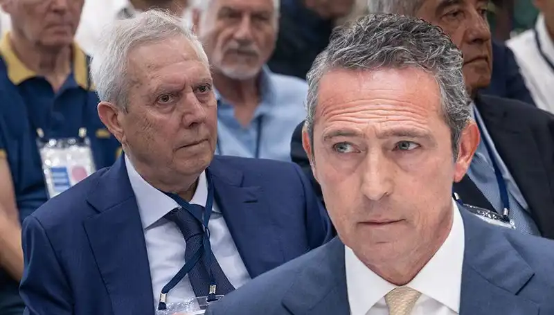 Fenerbahçe Divan Kurulu'nda Aziz Yıldırım'dan Sıcak Adaylık Açıklaması