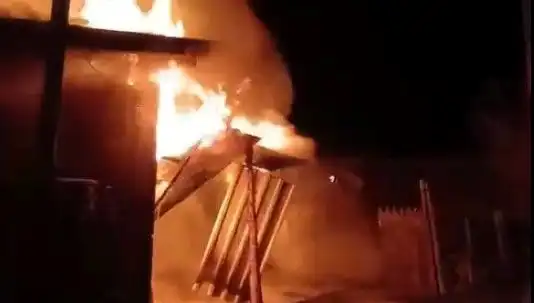 Karabük'te Korkutan Yangın: İki Ev alevlere Teslim Oldu!