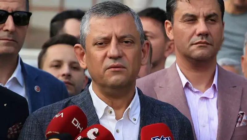 Sandıkları Ortadan Kaldırmak İsteyenler Kimler? Özgür Özel Açıklıyor!