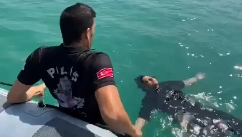 Baraj Gölüne Düşen Kadını Gemi Adamları Kahramanlıkla Kurtardı