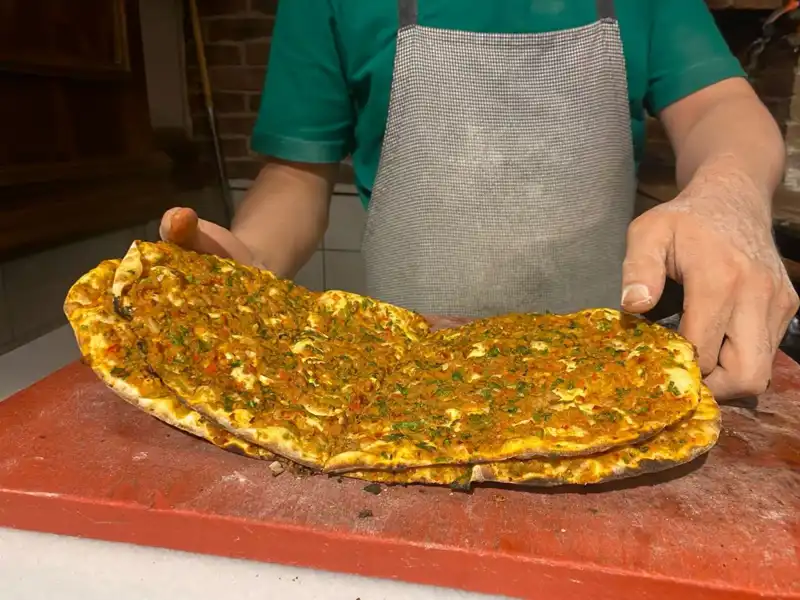 İstanbul’da Lahmacun Fiyatlarında Şaşırtan Farklar: Hangi Semtte Ne Kadar?