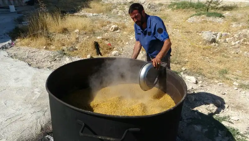 Yılın En Lezzetli Geleneği: Ağustos'ta Başlayan Kazanlar Kaynamaya Başladı