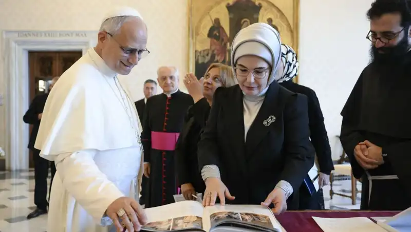 Emine Erdoğan ve Papa Leo'nun Kritik Görüşmesi: Gazze Sorunu Üzerine Tartışmalar