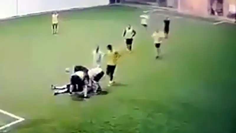 Adana'da Halı Sahada Neler Oluyor? 3 Çocuk Babası Hayatını Kaybetti