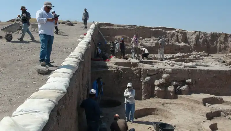 Kilis'teki Oylum Höyük'te Yaz Sıcakları Kazı Çalışmalarını Durduramıyor