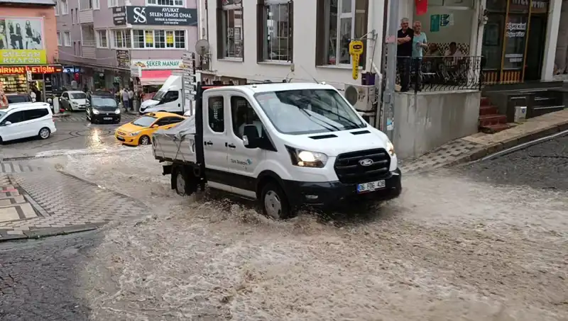 10 Dakikada Yağmur Mu, Su Baskınları mı? İşte O Anlar!