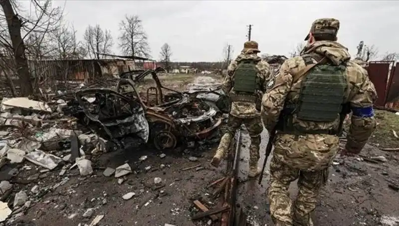 Rusya, Luhansk'ta Askeri Hedeflerine Ulaşarak Kontrolü Ele Geçirdi