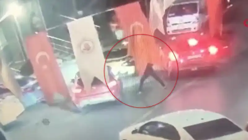 Genç Araçta Kurşun Yağmuruna Tutuldu: Olayın Perdesi Aralanıyor