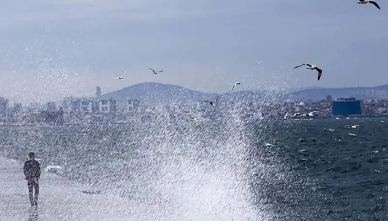 Kuvvetli Rüzgar ve Sağanak Yağışlar Geliyor: Hava Alarmı!