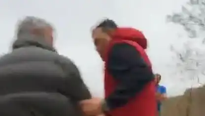 Caddeyi Saran Sis İçinde Jandarma Sireniyle Hayat Kurtardı