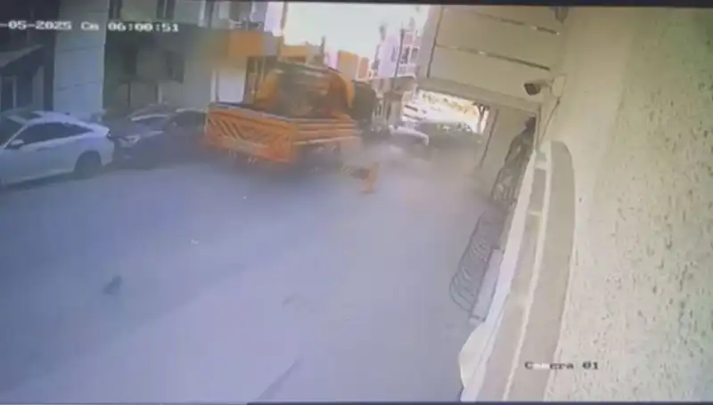 Kontrolden Çıkan Vinç, 23 Araca Çarparak Durduruldu: Korku Dolu Anlar!