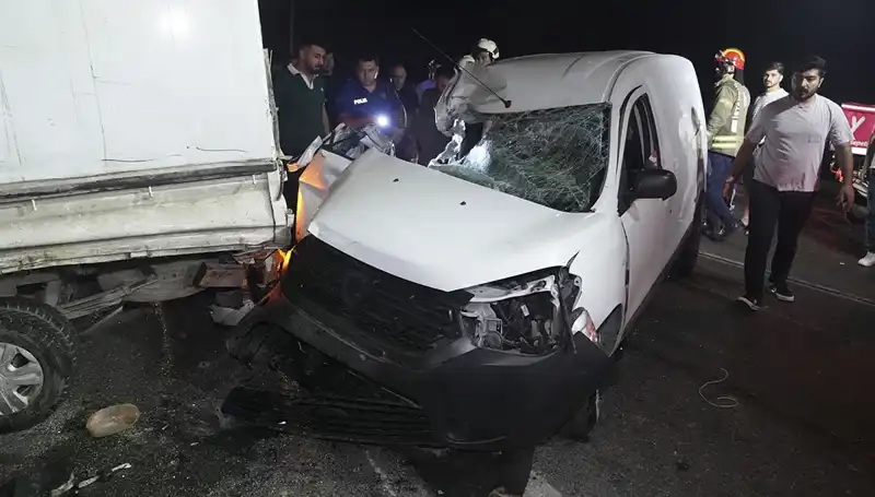 İstanbul’da Feci Kaza: 3 Kişi Hastaneye Kaldırıldı