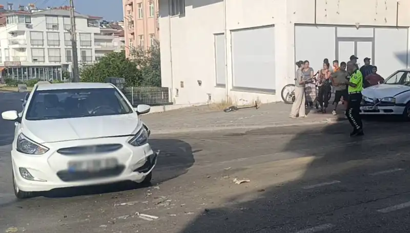 Antalya'da Üç Kişinin Yaralandığı Otomobil Kazası: Detaylar Şok Edici