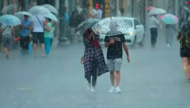 Meteoroloji’den Önemli Uyarı: Yangın Bölgesinde Rüzgar, İstanbul’da Sağanak Yağış Bekleniyor