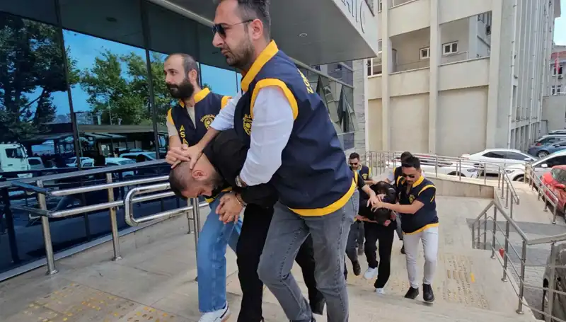 FETÖ Yalanıyla Milyonlarca Dolar Vurgun: İşte Detaylar!