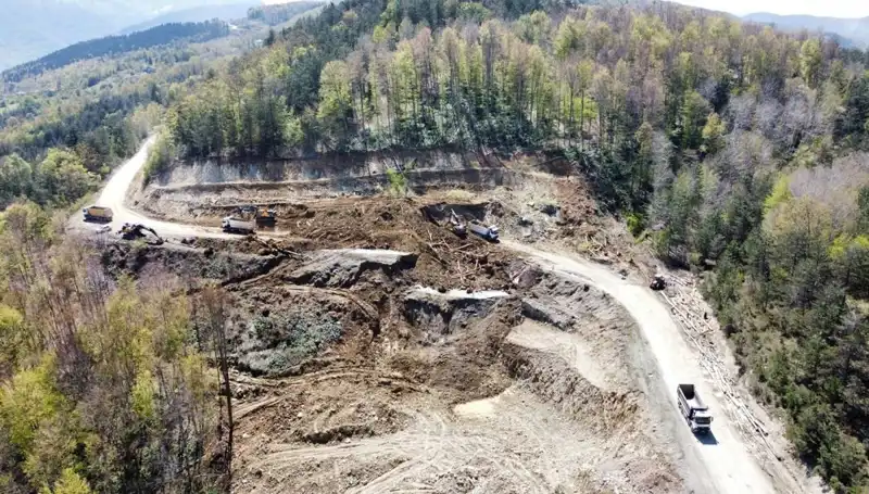 Kastamonu-Çatalzeytin Yolunda Beklenmedik Heyelan: Trafik Akışı Askıya Alındı!